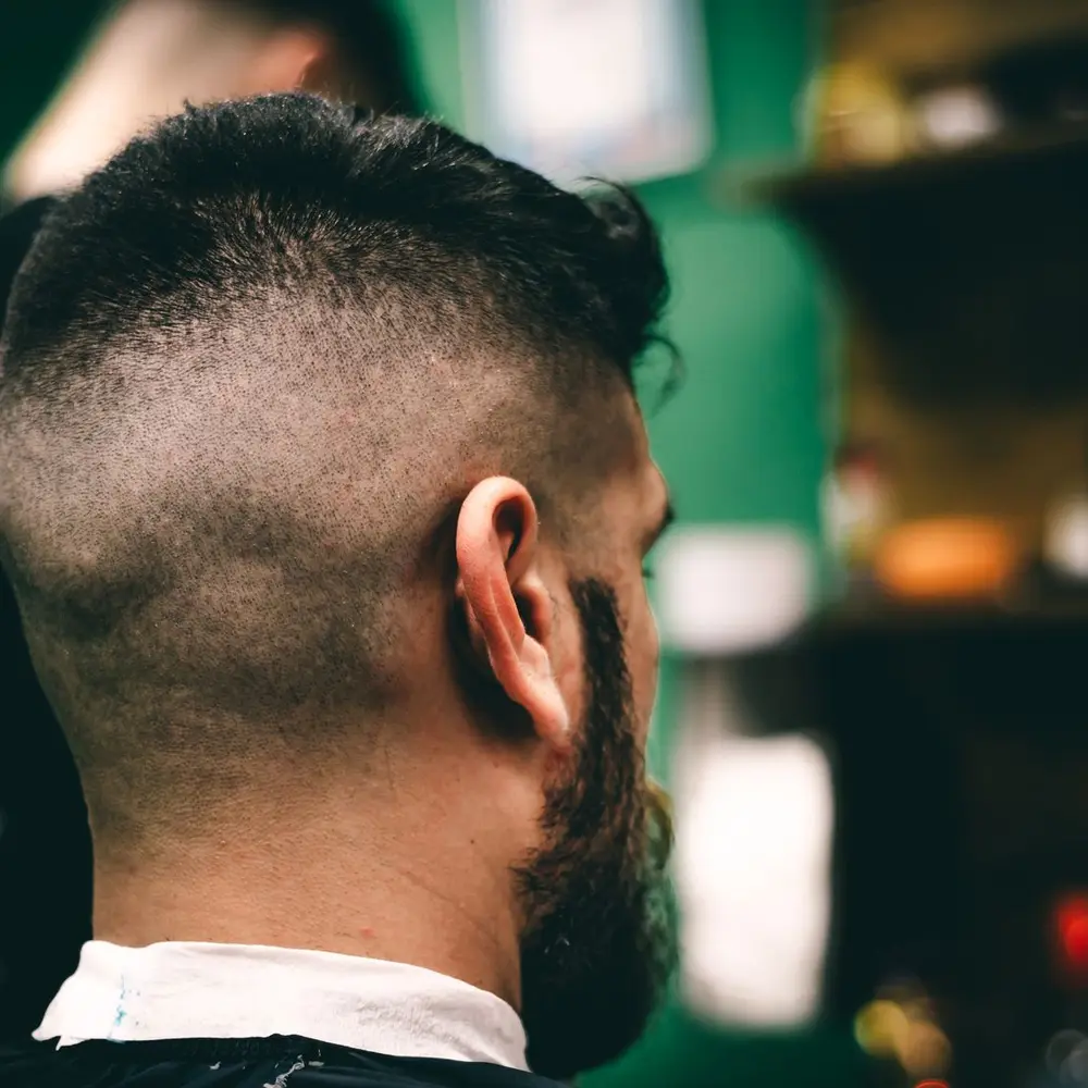 Corte finalizado com degradê na nuca